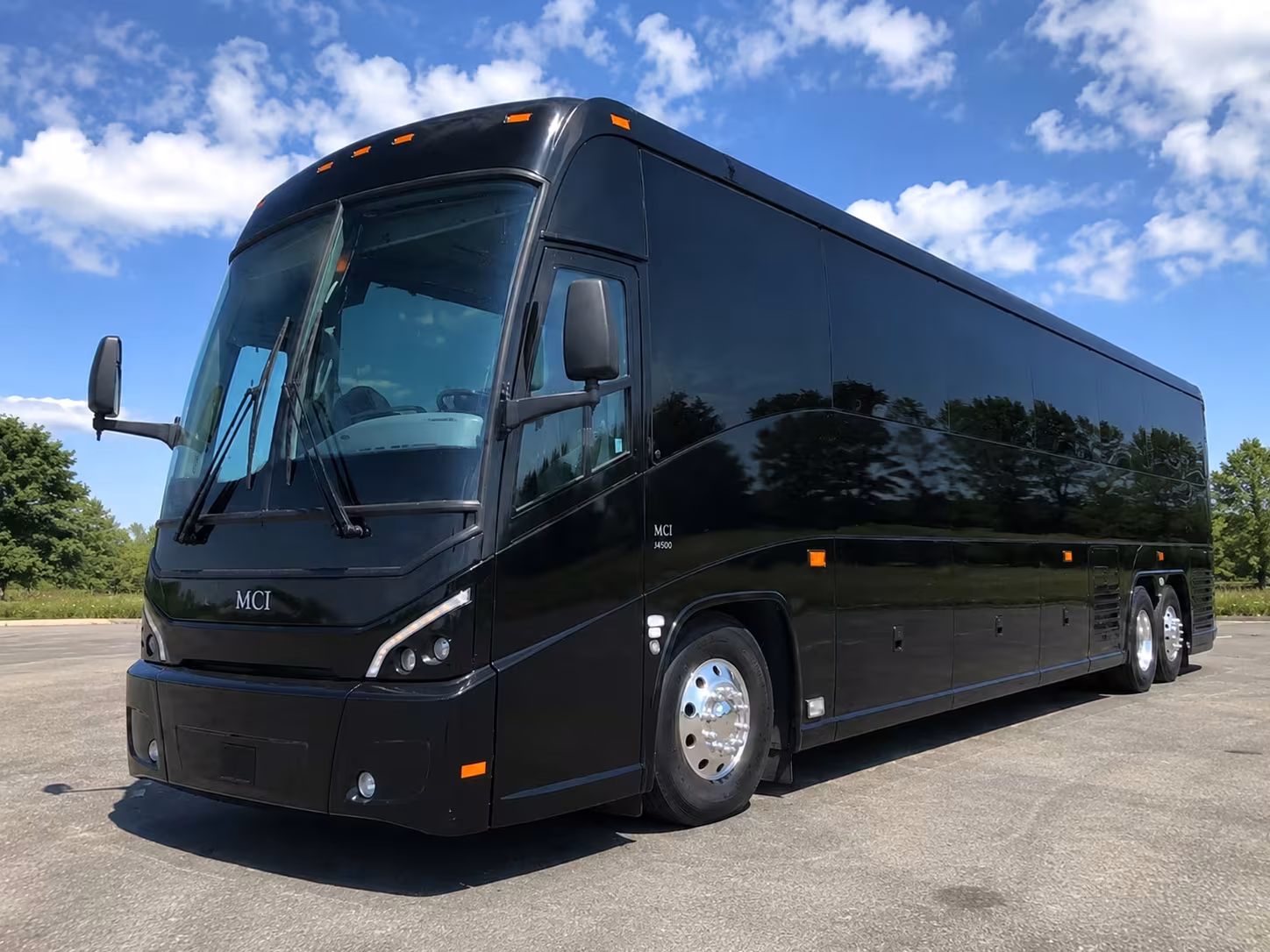 anchorage bus rentals for uaa and enstar nature center trips