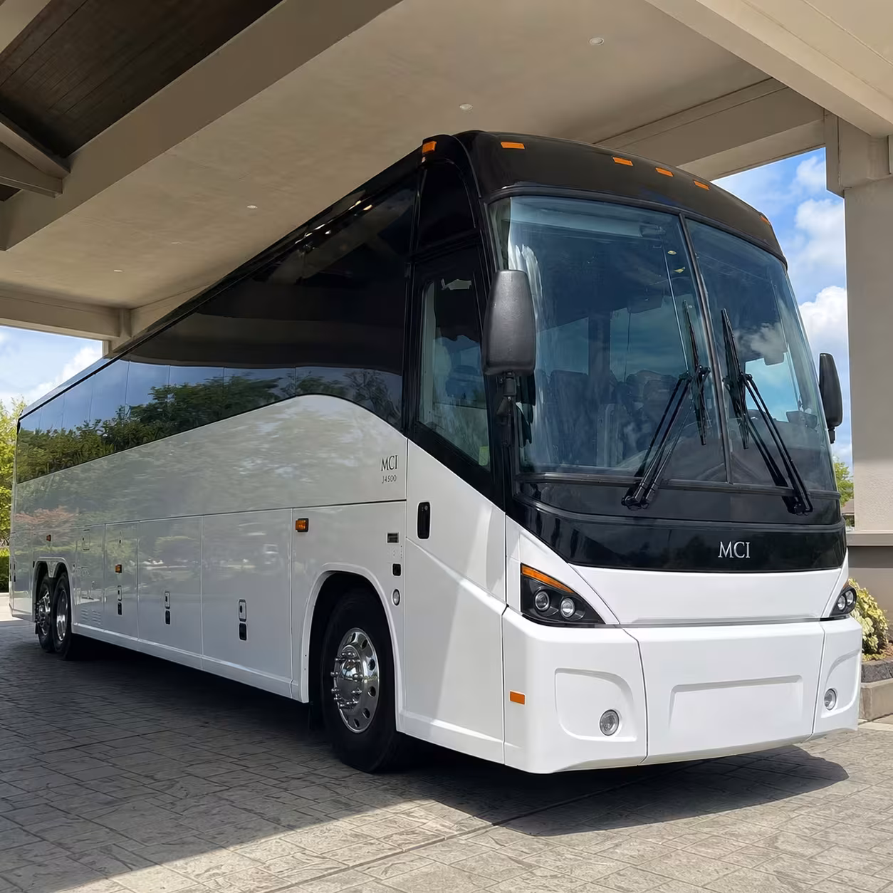 charter bus rentals for anchorage museum field trips